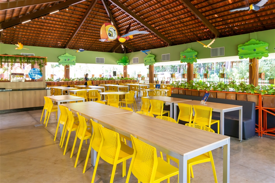 Ambiente interno do restaurante possui elementos da Turminha da Zooeira – Foto DivulgaçãoAviva